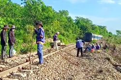 Đường sắt Bắc – Nam thông trở lại sau tai nạn tàu khách SE2 trật bánh