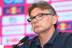 HLV Troussier: 'Quang Hải nỗ lực tối đa để đáp ứng yêu cầu'