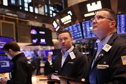 Thị trường chứng khoán thế giới ngày 14/6: Dow Jones giảm khi Phố Wall đếm ngược chờ quyết định của Fed
