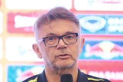 HLV Philippe Troussier: Tuyển Việt Nam thắng Hong Kong chạy đà cho World Cup