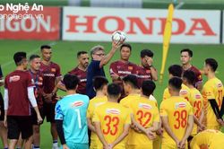 Việt Nam - Hong Kong (TQ): Phiên bản nâng cao mới của ông Troussier ?