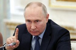Ông Putin trả lời câu hỏi quân đội Nga có tiếp tục tiến công vào Kiev hay không