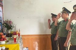 Công an Hà Tĩnh chia sẻ đau thương với gia đình các liệt sĩ hy sinh tại Đắk Lắk