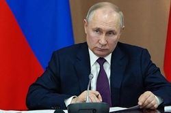 Tổng thống Putin hối thúc phương Tây ngừng cấp vũ khí cho Ukraine