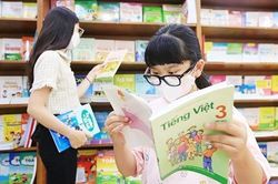 Giá sách giáo khoa mới gấp 2-3 lần sách cũ