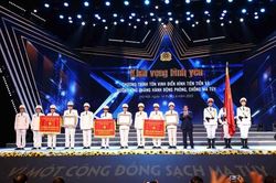 Đoàn kết, cùng nhau ngăn chặn, đẩy lùi, tiến tới xóa bỏ hoàn toàn tệ nạn ma túy