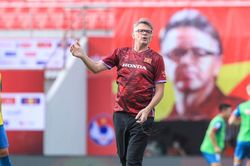 Việt Nam vs Hong Kong: Trận đầu của ông Troussier