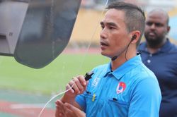 Trọng tài V-League bỡ ngỡ khi tập huấn VAR