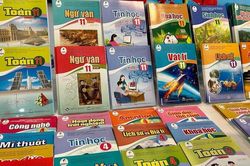 Công bố giá sách giáo khoa lớp 4, 8 và 11