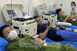 6 cán bộ công an kịp thời hiến máu cứu bệnh nhân nguy kịch