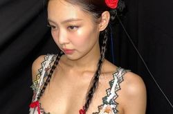 Showbiz 15/6: Jennie (BlackPink) bị khán giả Trung Quốc chỉ trích
