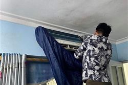 Hà Nội: Dịch vụ bảo dưỡng, sửa chữa điều hòa 'cháy hàng' dịp nắng nóng