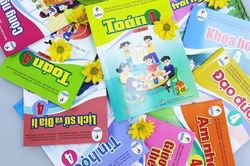 Giá bộ sách giáo khoa mới tăng so với bộ sách cũ đến 2 - 3 lần