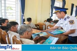 Tuyên truyền chống khai thác hải sản bất hợp pháp