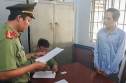 Lên mạng mua súng quân dụng để...phòng thân