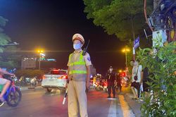 'Dính' nồng độ cồn, lái xe bỏ lại phương tiện... tẩu thoát