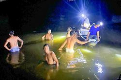 Ông cùng 2 cháu đuối nước khi tắm sông