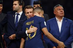 Tin nóng bóng đá sáng 16/6: Mbappe tuyên bố không bị Tổng thống Pháp tác động, Messi lập kỷ lục cá nhân