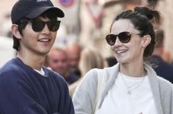Con trai mới sinh của Song Joong Ki đang gây sốt vì một lý do bất ngờ 'không thể tin nổi'