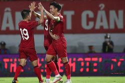 Quang Hải quá quan trọng với HLV Troussier