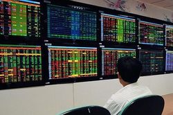 VN-Index quay đầu giảm nhẹ, thanh khoản rất cao