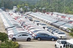 Thị trường ôtô Việt Nam đang 'khủng hoảng' xe hàng tồn