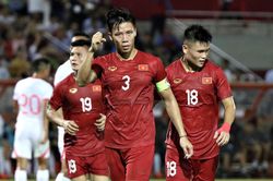 Tuyển Việt Nam thắng vất vả Hong Kong: Mừng ít, lo nhiều