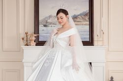 Rộ hình ảnh diễn viên Phương Oanh diện váy cưới, chuẩn bị lên xe hoa?