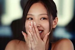 Nhận vai phụ vẫn sử dụng thế thân, Jennie (BLACKPINK) gây tranh cãi
