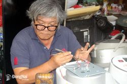 Thợ điện tử xưa chuyển nghề