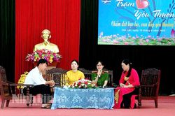 Hội Phụ nữ Gia Viễn tổ chức giao lưu 'Trạm yêu thương'