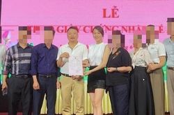 Tin 16/6: Sự thật bất ngờ về người ôm biển 'mẹ bệnh nặng, không có tiền về quê'; có phải vì nổi tiếng mà Phương Oanh và Shark Bình được ưu ái làm lễ trao chứng nhận kết hôn?