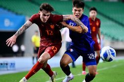 Thái Lan hòa đối thủ kém 42 bậc FIFA, HLV Troussier được động viên