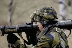 Thụy Điển duyệt hỗ trợ cho Kiev, Anh nói Nga tăng cường không quân ở nam Ukraine