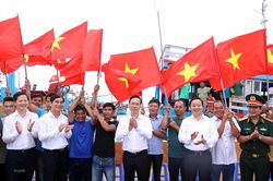 Chủ tịch nước Võ Văn Thưởng thăm huyện Phú Quý ở Bình Thuận