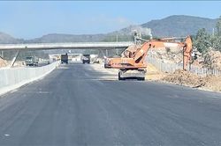 Gỡ vướng đường vận chuyển vật liệu đẩy tiến độ dự án cầu Rạch Miễu 2