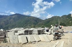 Bất cập từ những dự án nâng cấp đường giao thông trọng điểm ở Sơn La