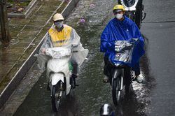 Tin mưa dông diện rộng từ chiều 17/6 và dự báo thời tiết 10 ngày tới
