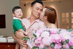 Hôn nhân hạnh phúc của Chi Bảo với vợ trẻ kém 16 tuổi sau hai lần 'đứt gánh'