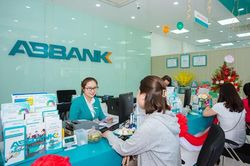 Lãi suất ngắn hạn xuống 4,75%/năm, dài hạn vẫn lên tới 11,2%/năm