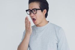 Vì sao bị hôi miệng nhưng không ngửi thấy mùi?