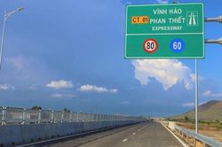 Đột phá cao tốc phía Nam