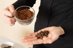 6 cách dùng cà phê giúp da đẹp hơn mỗi ngày