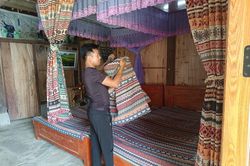 Chàng trai Dao Tiền bỏ phố về quê làm du lịch
