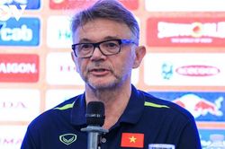 Cà phê đầu tuần: Chiếc máy ép 120 triệu USD và đội tuyển của ông Troussier