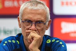 HLV Hector Cuper: 'Syria không tập trung thắng đội tuyển Việt Nam'