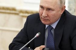 Tổng thống Putin: Quyết định cắt giảm sản lượng dầu của OPEC+ mang tính phi chính trị