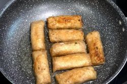 Muốn trữ đông nem, cứ làm theo cách này: Để cả tháng không nát, rán lại giòn nguyên như mới