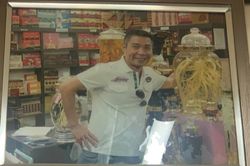 Bà xã NSND Công Lý rơi nước mắt khi chứng kiến hành động đặc biệt này từ người hâm mộ