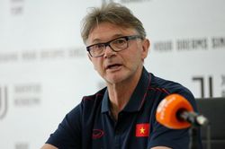 HLV Troussier: Tuyển Việt Nam phải tiến ra châu lục